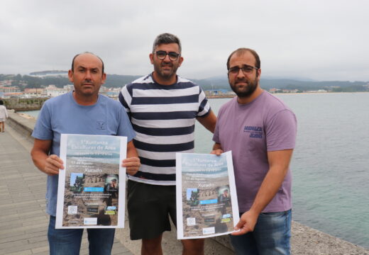 “I Xuntanza de Esculturas de Area” na praia do Rebalo en Aguiño